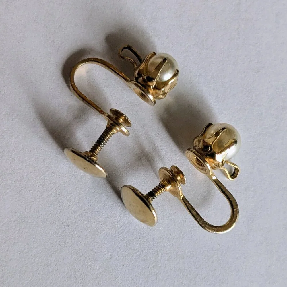 Stunning Vintage Pearl Screw Back Earrings Gold Tone Retro Mid-Century Jewelry